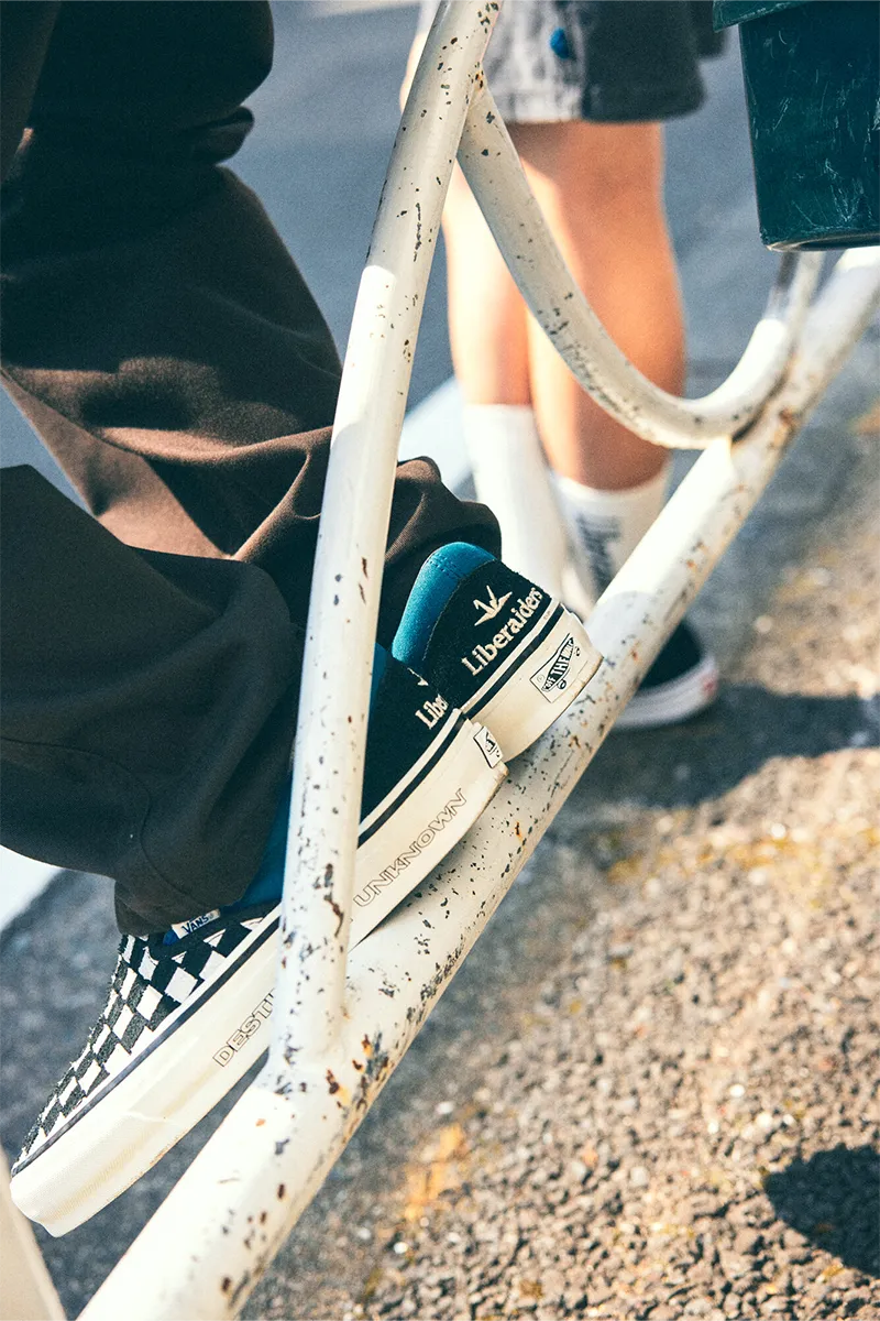 VANS x LIBERAIDERS® | ヴァンズジャパン公式オンラインストア